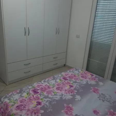 Henry's Apartment Lezhe